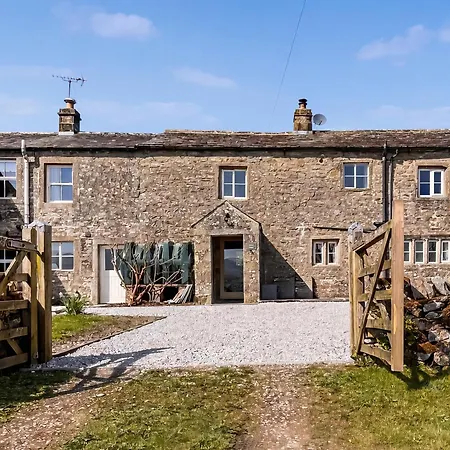 Holme House * Halton Gill