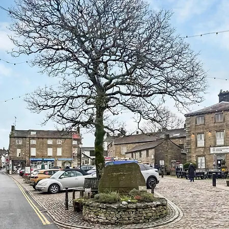 Holme House *